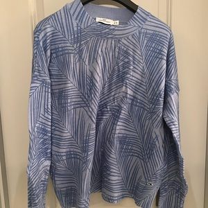 EUC Size M  Vineyard Vines Women’s Crew Neck Blue Sweater